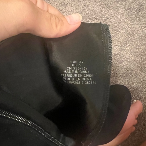 Black suede booties - Picture 5 of 5